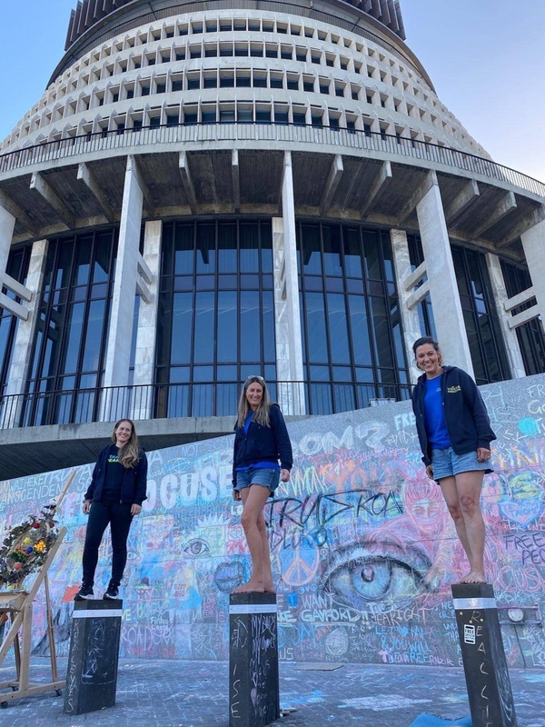 The 3 Ladies in front of Parliment